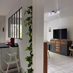 Avec Terrasse Et Piscine, Proche D'erromardie, Jean De Luz - Fr-1-239-932 아파트